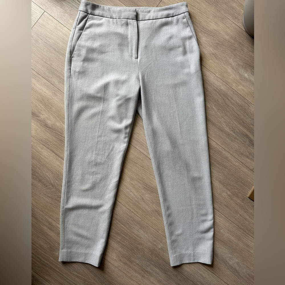 H&M Dress Pants with pockets, light gray Size 6.